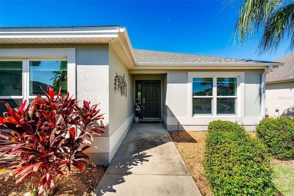 Active With Contract: $388,000 (3 beds, 2 baths, 1589 Square Feet)