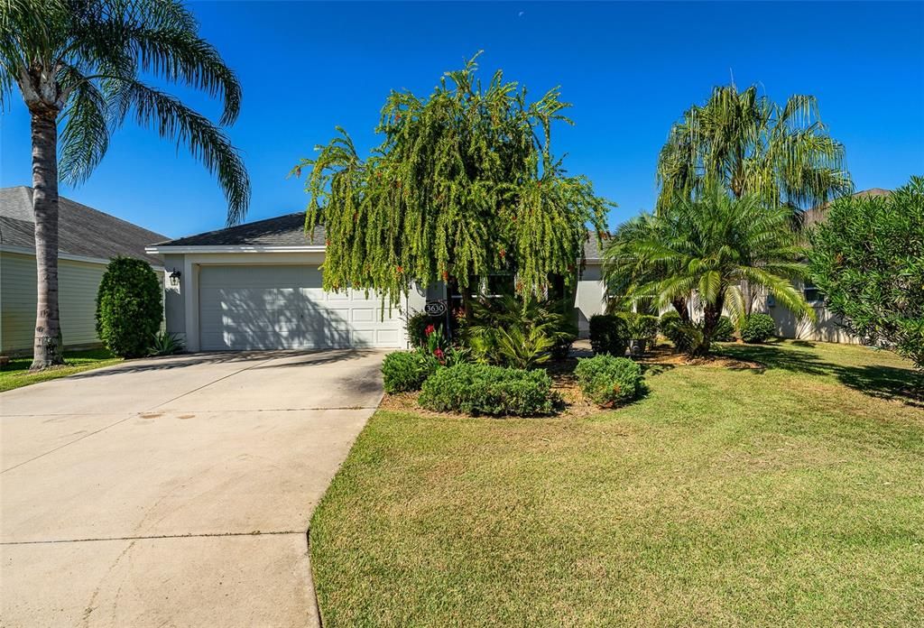 Active With Contract: $388,000 (3 beds, 2 baths, 1589 Square Feet)