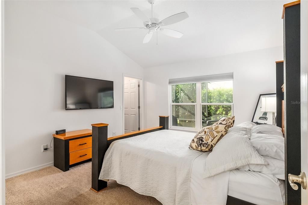 Active With Contract: $388,000 (3 beds, 2 baths, 1589 Square Feet)