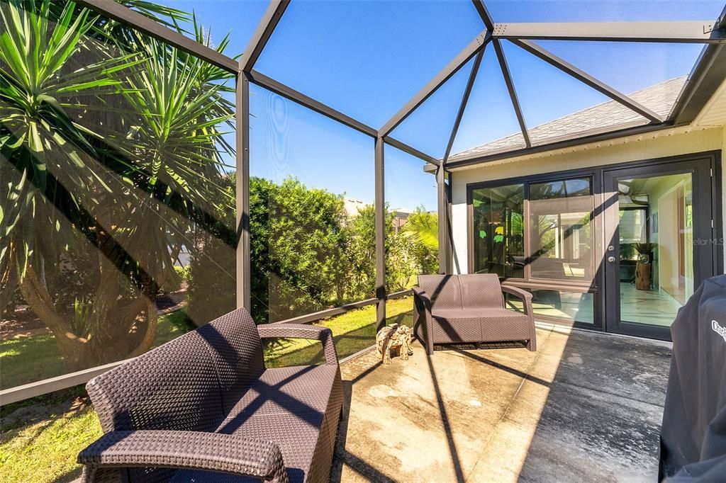 Active With Contract: $388,000 (3 beds, 2 baths, 1589 Square Feet)