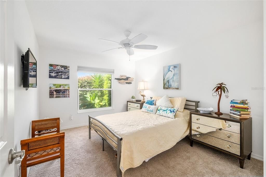 Active With Contract: $388,000 (3 beds, 2 baths, 1589 Square Feet)