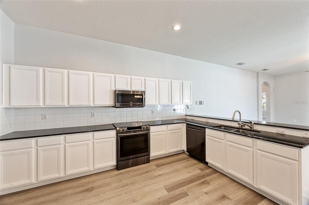 待售: $510,000 (5 贝兹, 3 浴室, 3114 平方英尺)