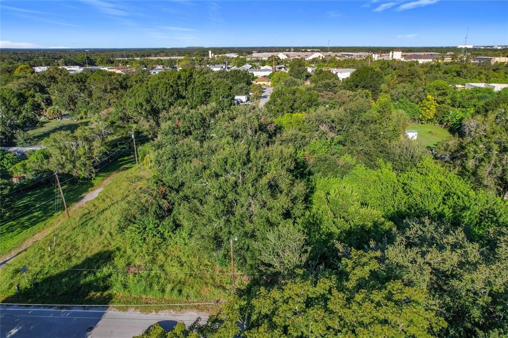 待售: $220,000 (0.68 acres)