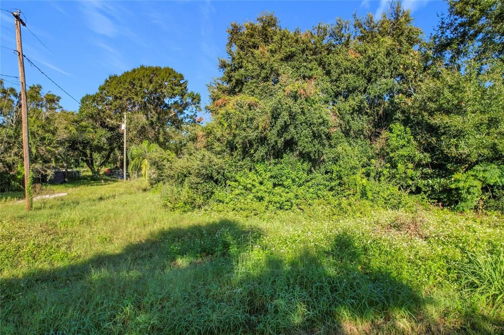 待售: $220,000 (0.68 acres)