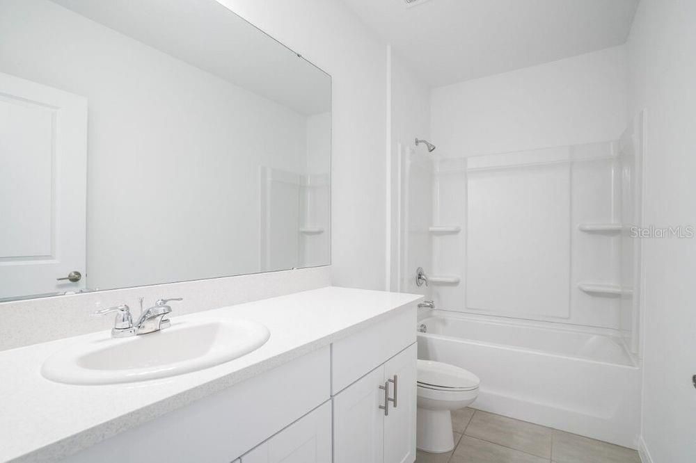 Activo con contrato: $285,000 (3 camas, 2 baños, 1500 Pies cuadrados)