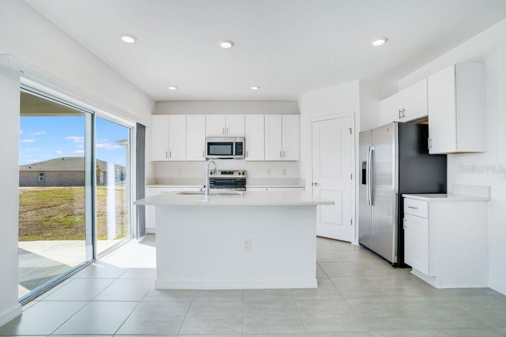 Activo con contrato: $285,000 (3 camas, 2 baños, 1500 Pies cuadrados)