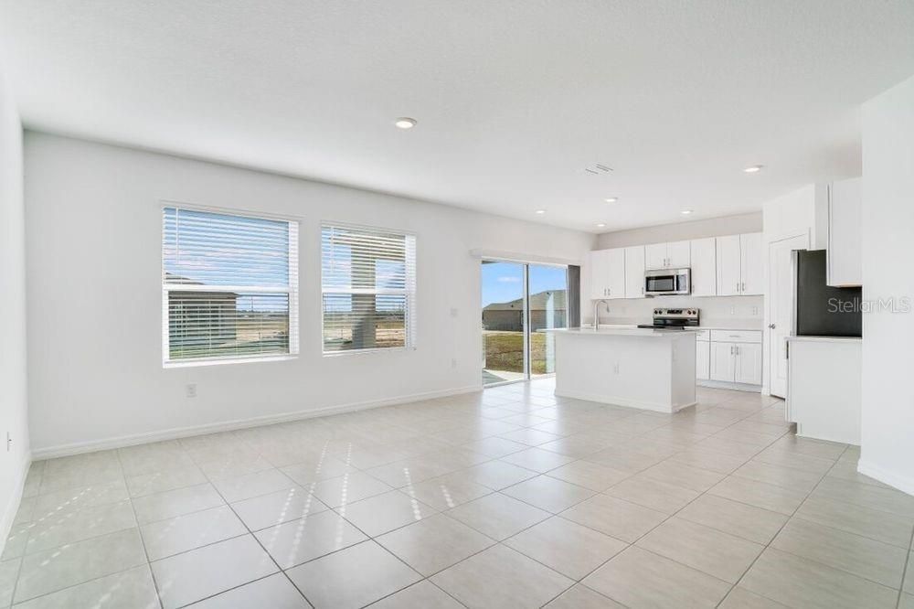 Activo con contrato: $285,000 (3 camas, 2 baños, 1500 Pies cuadrados)