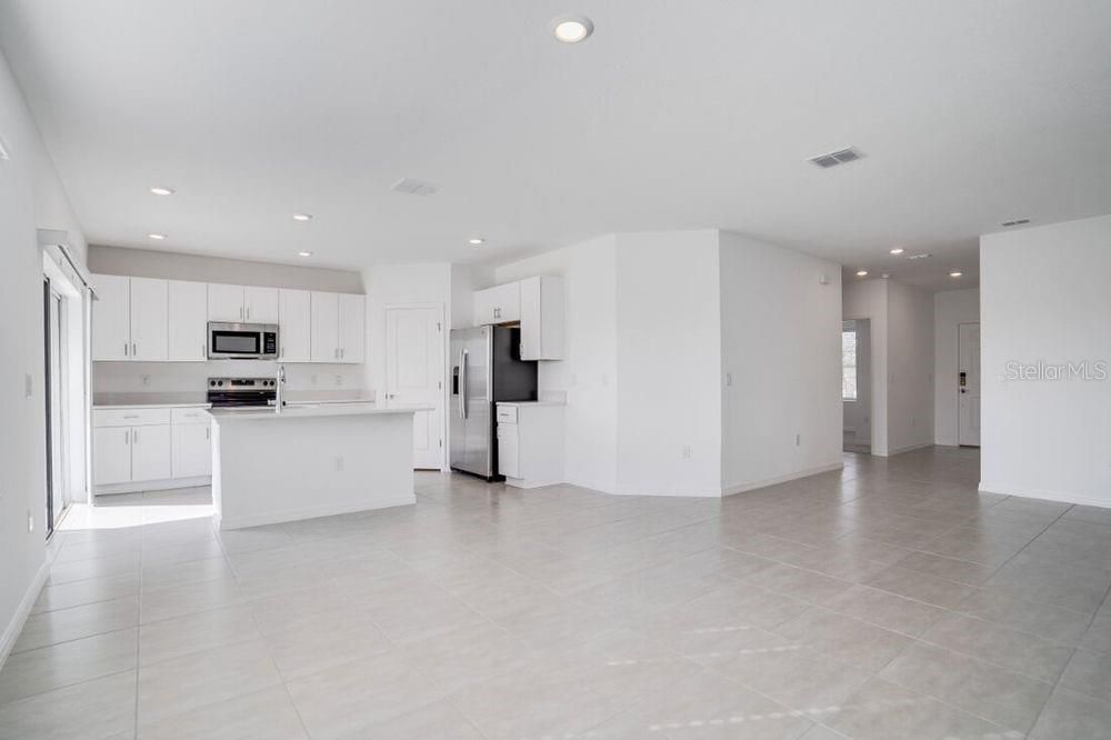 Activo con contrato: $285,000 (3 camas, 2 baños, 1500 Pies cuadrados)