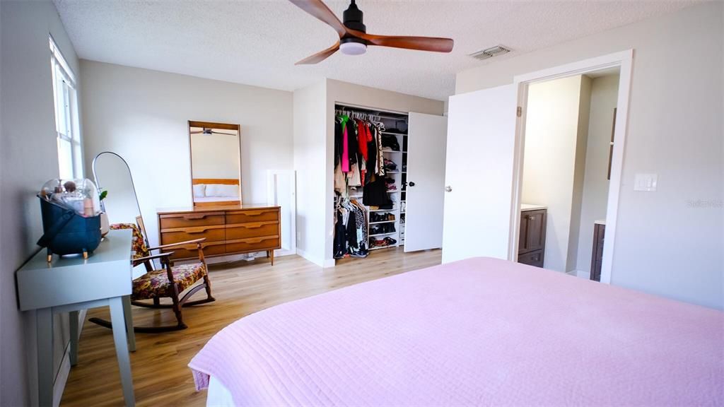 合同活跃: $330,000 (3 贝兹, 2 浴室, 1534 平方英尺)