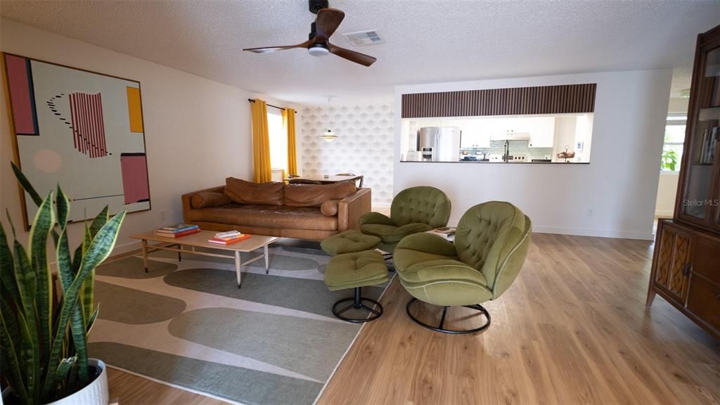 合同活跃: $330,000 (3 贝兹, 2 浴室, 1534 平方英尺)