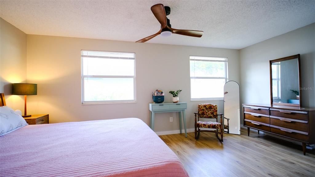 合同活跃: $330,000 (3 贝兹, 2 浴室, 1534 平方英尺)