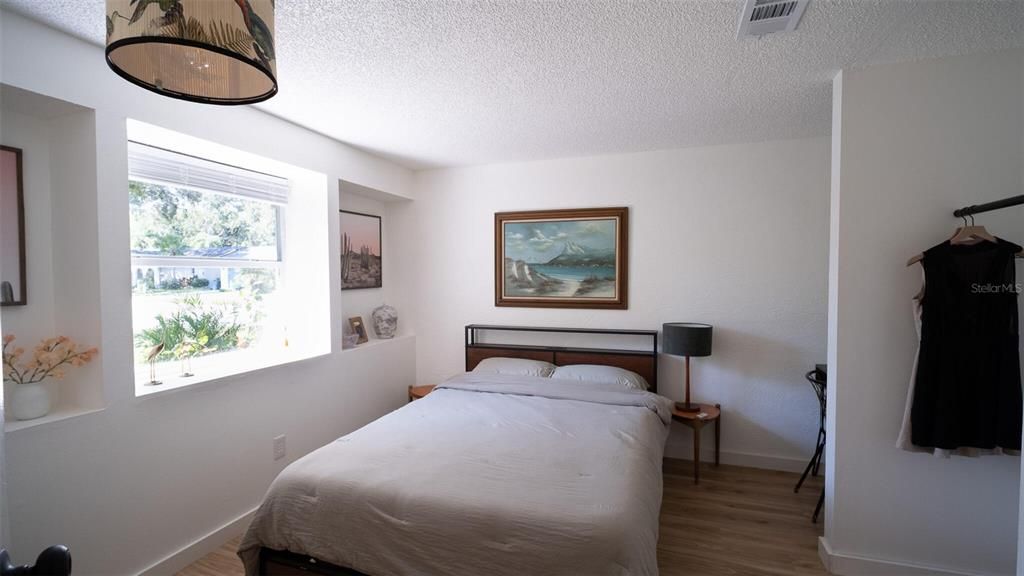 合同活跃: $330,000 (3 贝兹, 2 浴室, 1534 平方英尺)