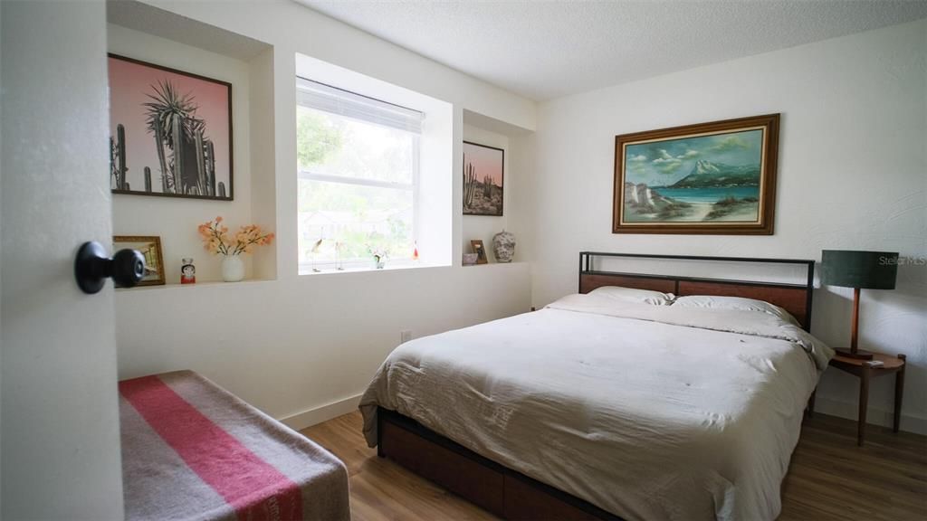 合同活跃: $330,000 (3 贝兹, 2 浴室, 1534 平方英尺)