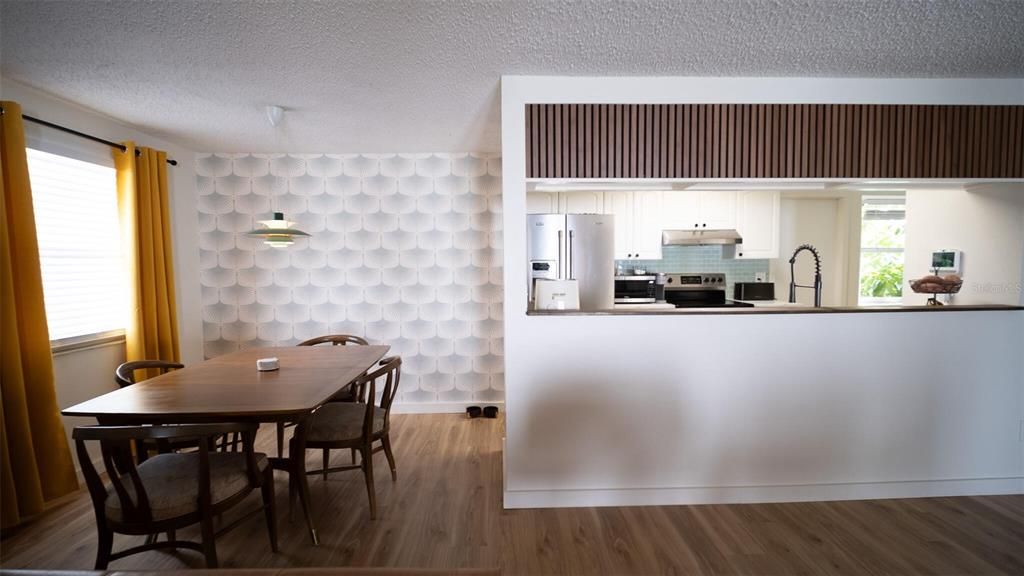 合同活跃: $330,000 (3 贝兹, 2 浴室, 1534 平方英尺)