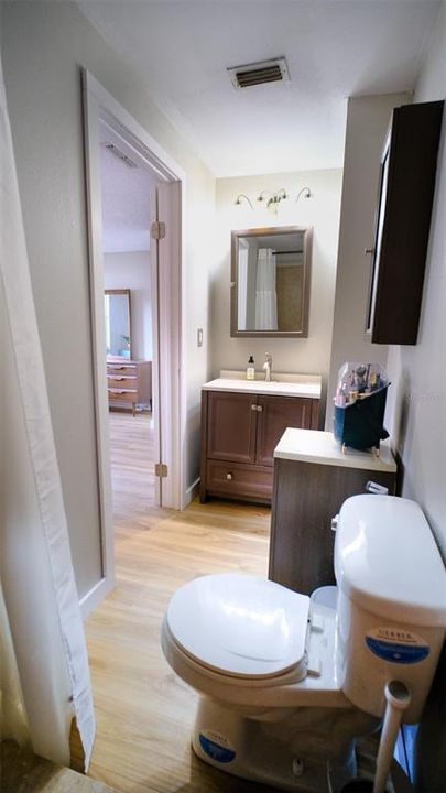 合同活跃: $330,000 (3 贝兹, 2 浴室, 1534 平方英尺)