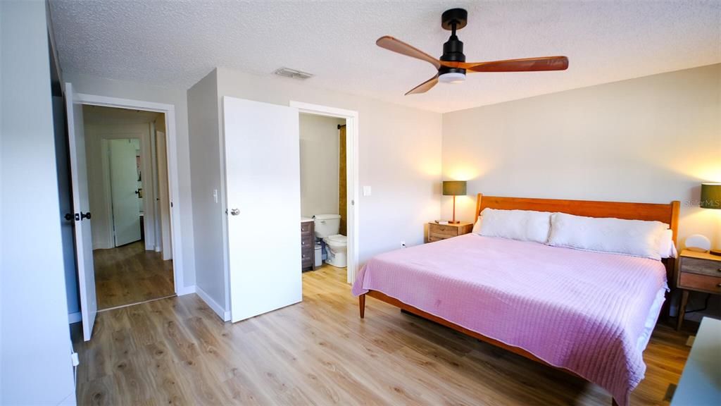 合同活跃: $330,000 (3 贝兹, 2 浴室, 1534 平方英尺)