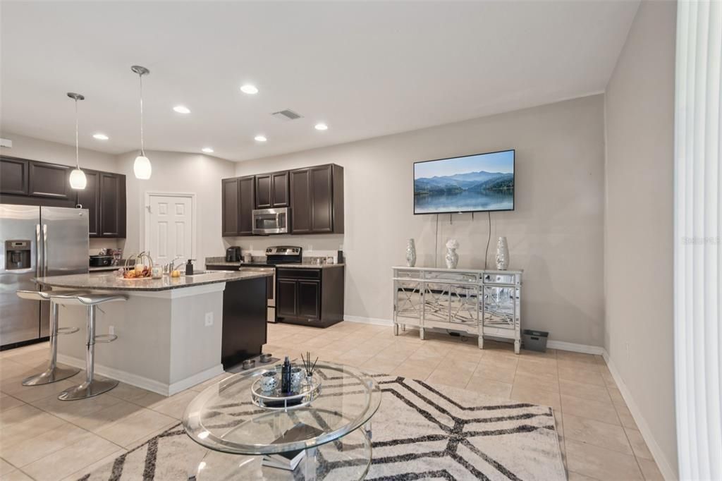 For Sale: $259,999 (3 beds, 2 baths, 1400 Square Feet)