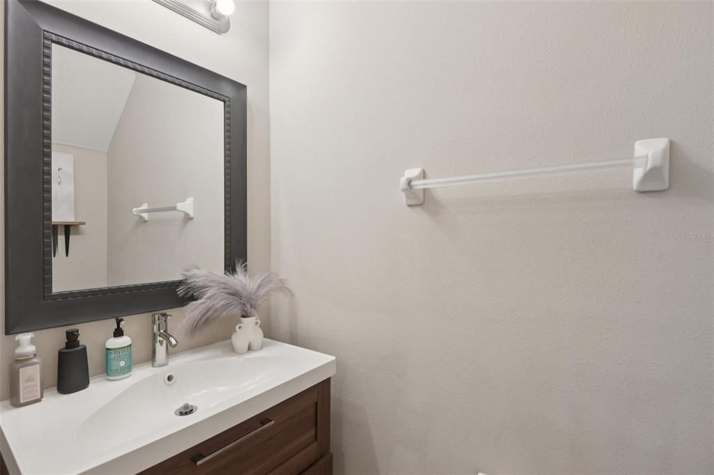 For Sale: $259,999 (3 beds, 2 baths, 1400 Square Feet)
