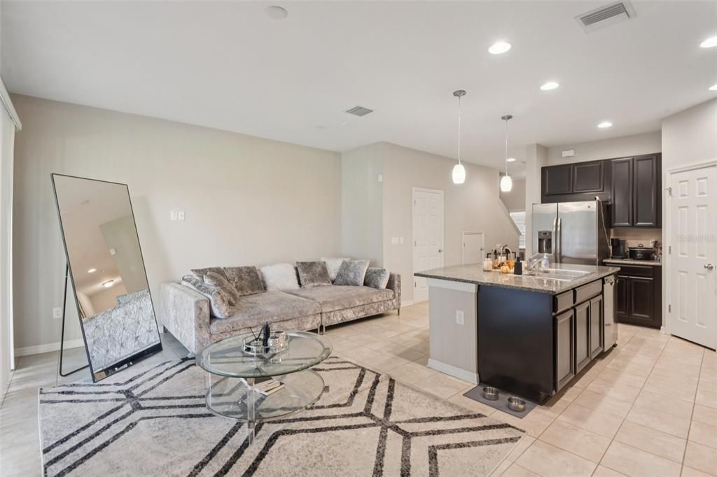 For Sale: $259,999 (3 beds, 2 baths, 1400 Square Feet)