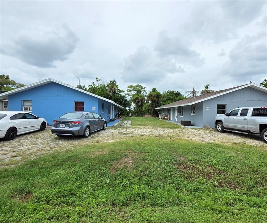 待售: $305,000 (8 贝兹, 0 浴室, 1560 平方英尺)