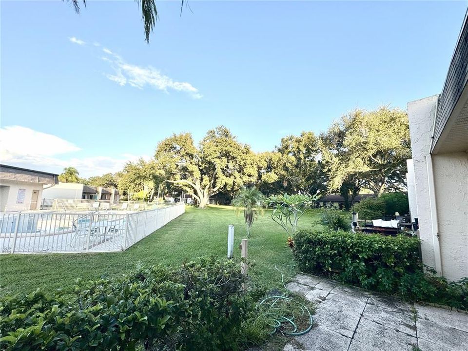 Activo con contrato: $1,650 (2 camas, 2 baños, 963 Pies cuadrados)