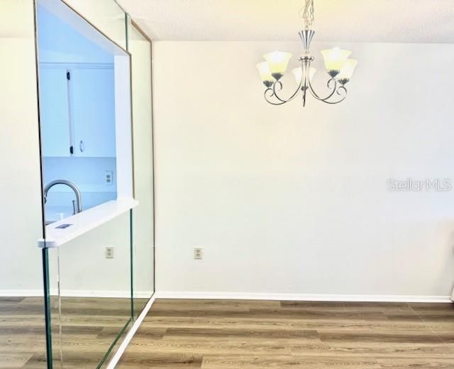 Activo con contrato: $1,650 (2 camas, 2 baños, 963 Pies cuadrados)