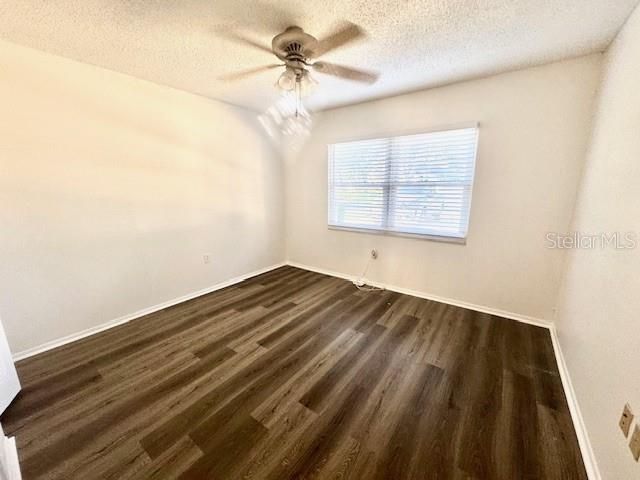 Activo con contrato: $1,650 (2 camas, 2 baños, 963 Pies cuadrados)