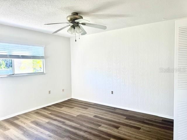 Activo con contrato: $1,650 (2 camas, 2 baños, 963 Pies cuadrados)