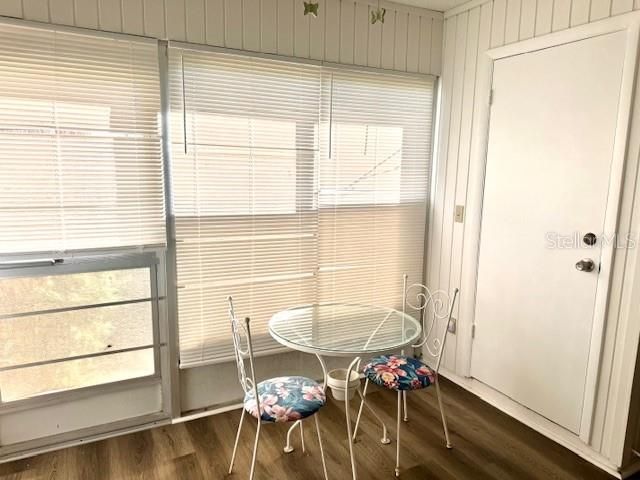 Activo con contrato: $1,650 (2 camas, 2 baños, 963 Pies cuadrados)