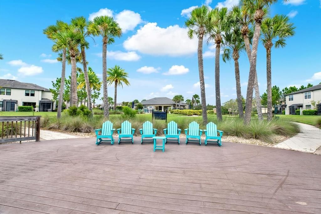 Active With Contract: $307,000 (3 beds, 2 baths, 1637 Square Feet)