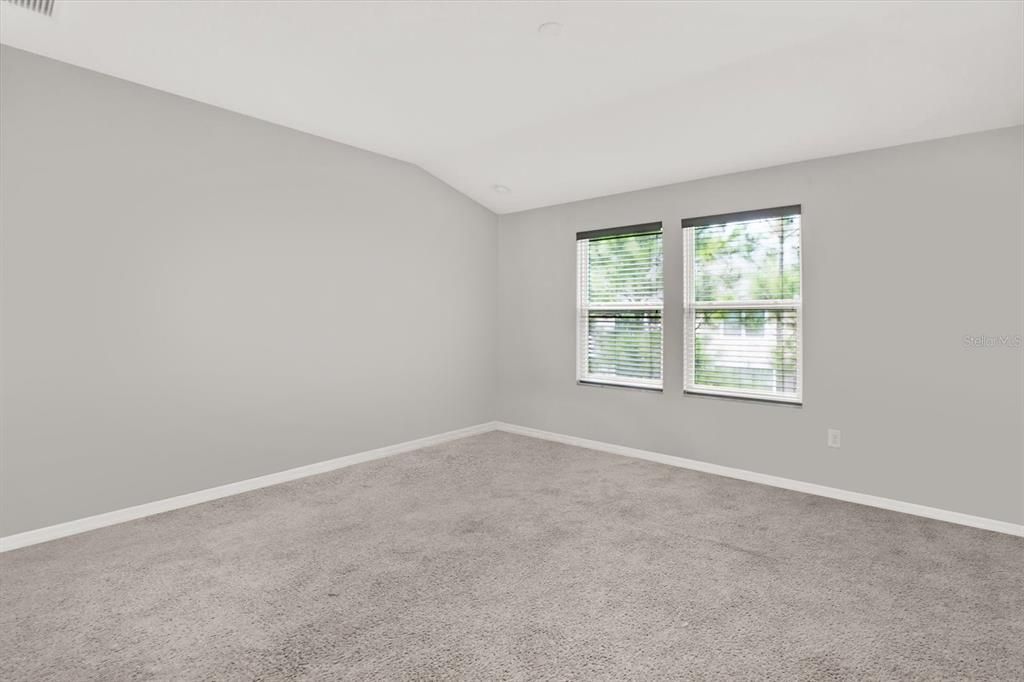 Active With Contract: $307,000 (3 beds, 2 baths, 1637 Square Feet)