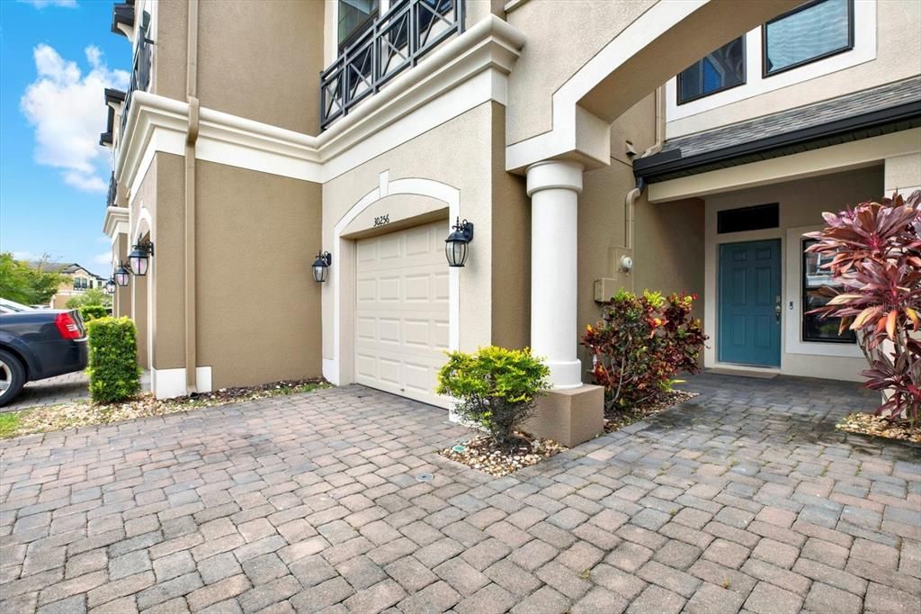 Active With Contract: $307,000 (3 beds, 2 baths, 1637 Square Feet)