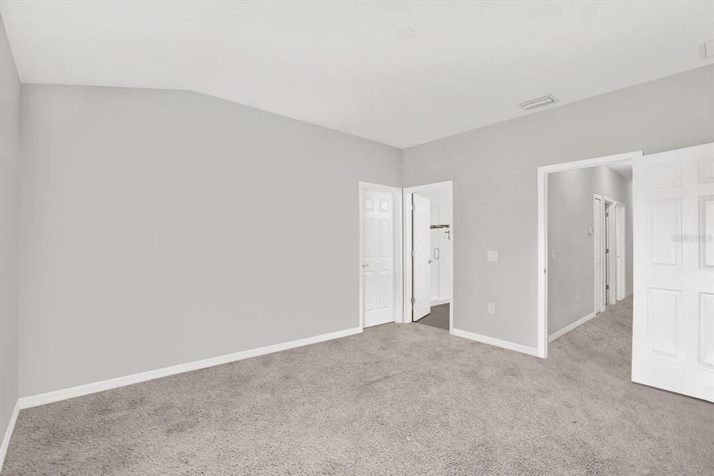 Active With Contract: $307,000 (3 beds, 2 baths, 1637 Square Feet)