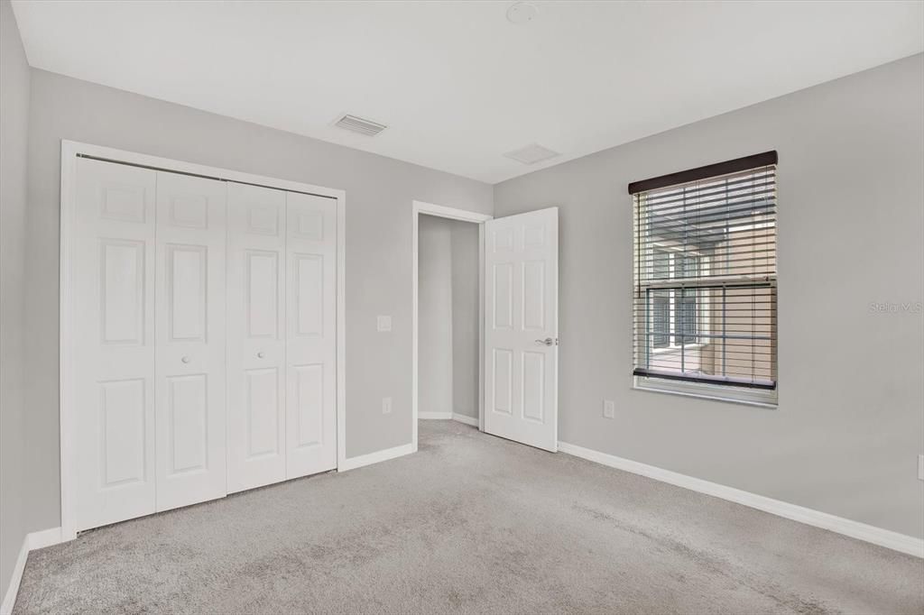 Active With Contract: $307,000 (3 beds, 2 baths, 1637 Square Feet)