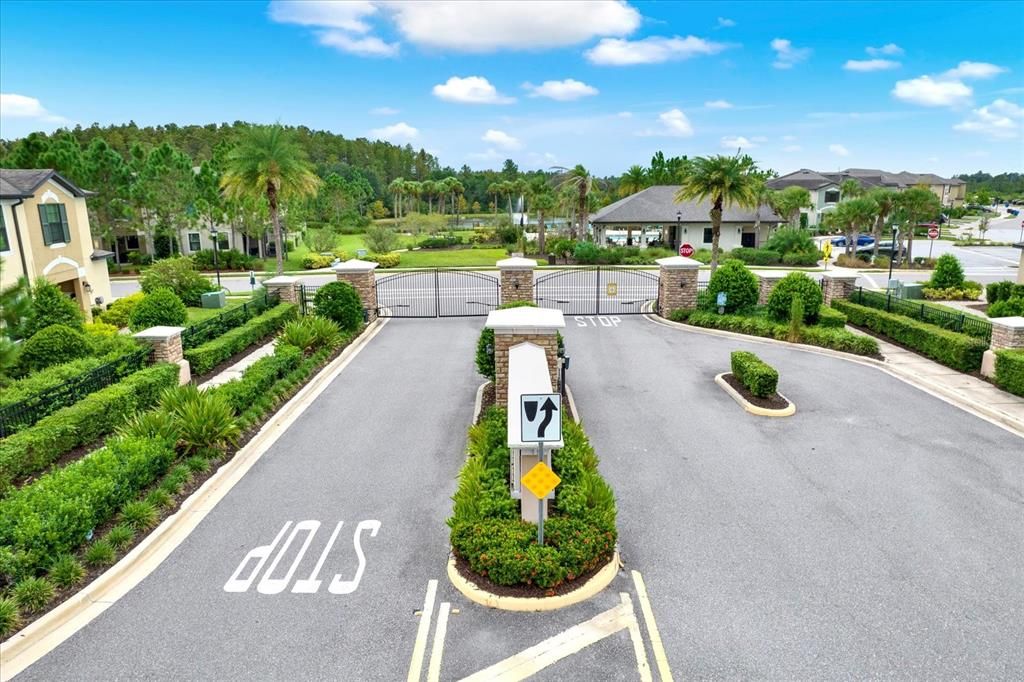 Active With Contract: $307,000 (3 beds, 2 baths, 1637 Square Feet)