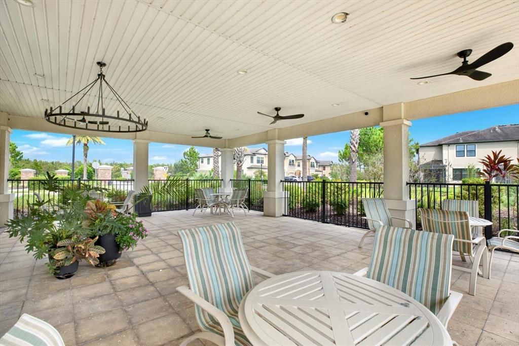 Active With Contract: $307,000 (3 beds, 2 baths, 1637 Square Feet)