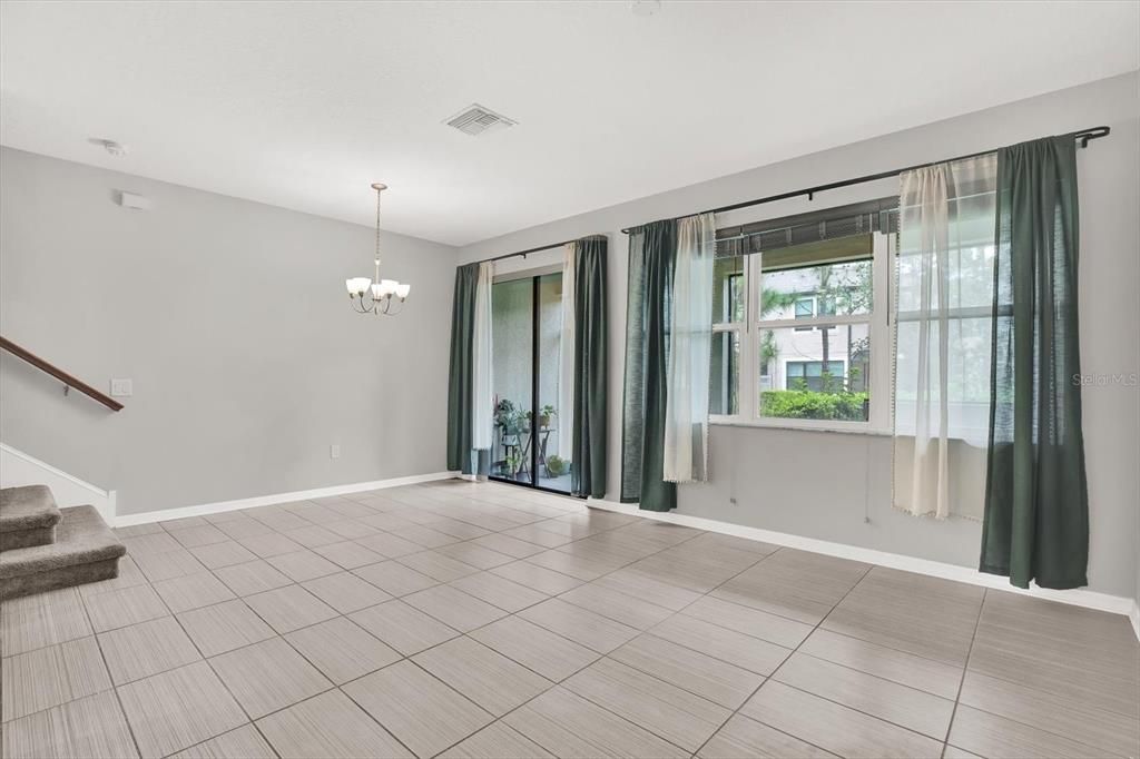 Active With Contract: $307,000 (3 beds, 2 baths, 1637 Square Feet)