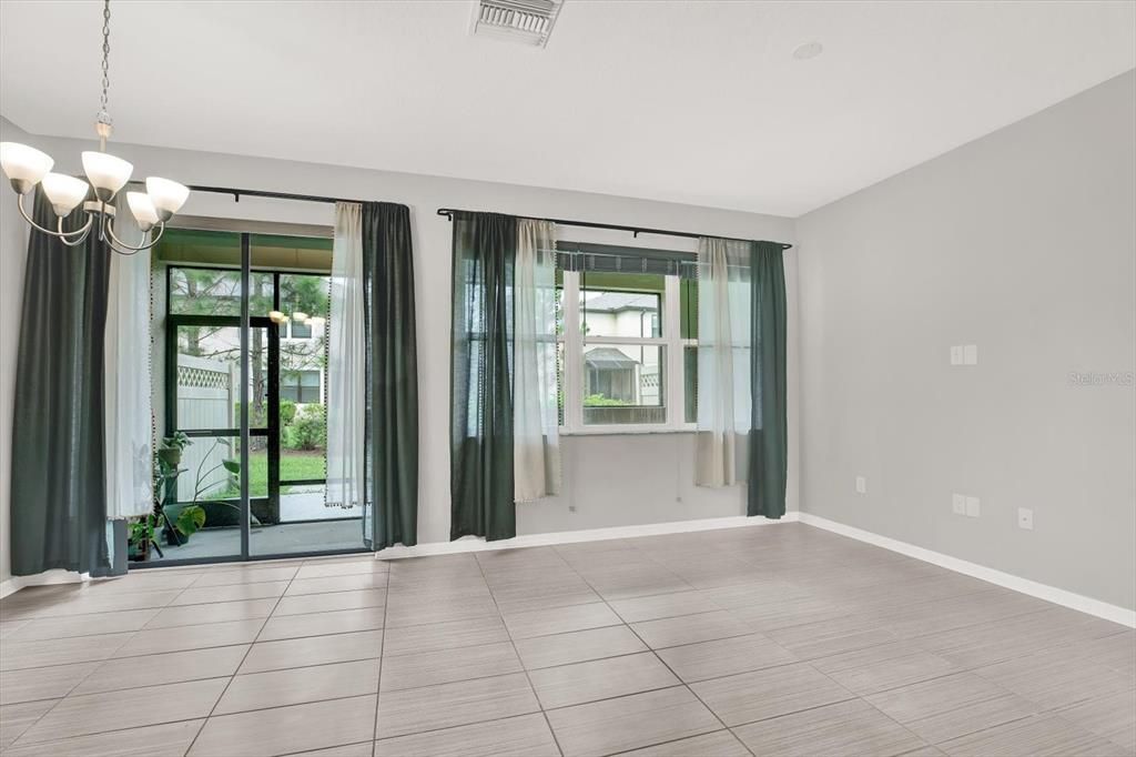 Active With Contract: $307,000 (3 beds, 2 baths, 1637 Square Feet)