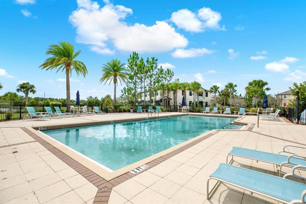 Active With Contract: $307,000 (3 beds, 2 baths, 1637 Square Feet)