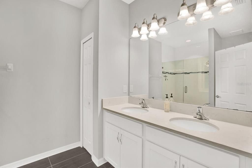 Active With Contract: $307,000 (3 beds, 2 baths, 1637 Square Feet)