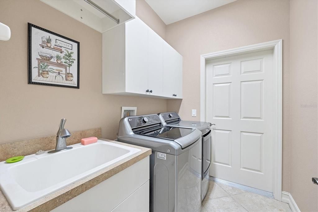 待售: $560,000 (4 贝兹, 3 浴室, 2536 平方英尺)