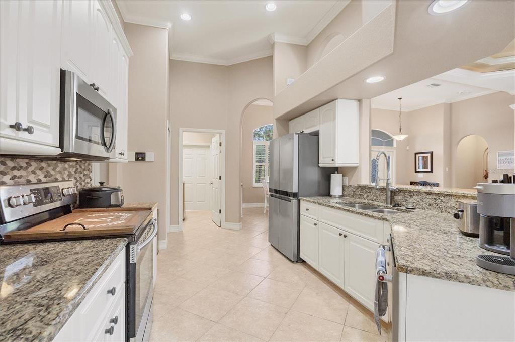 待售: $560,000 (4 贝兹, 3 浴室, 2536 平方英尺)