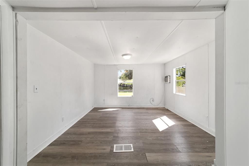 For Sale: $100,000 (3 beds, 2 baths, 1104 Square Feet)