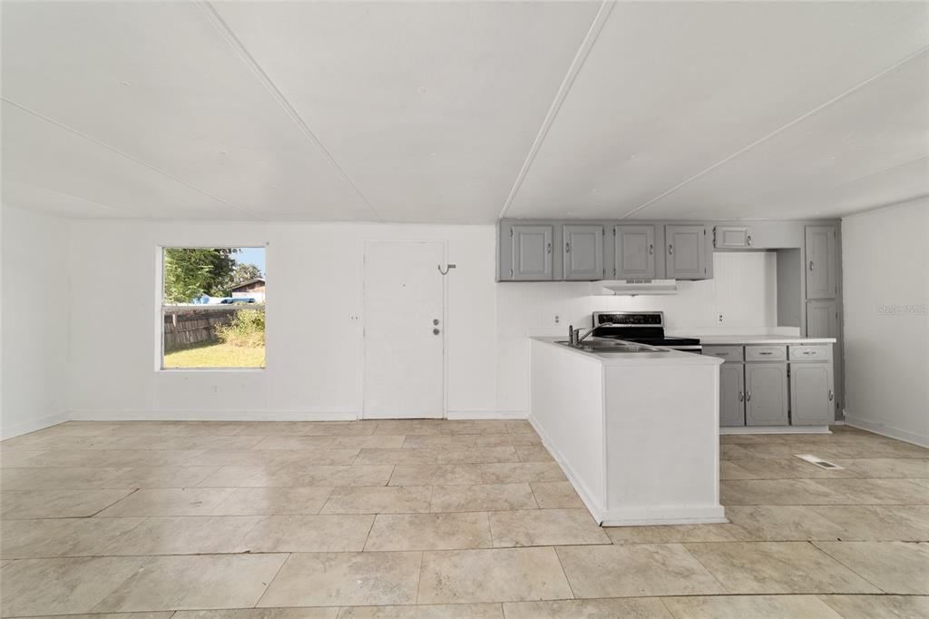 For Sale: $100,000 (3 beds, 2 baths, 1104 Square Feet)