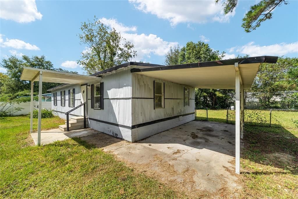 For Sale: $100,000 (3 beds, 2 baths, 1104 Square Feet)