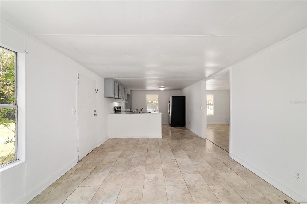 For Sale: $100,000 (3 beds, 2 baths, 1104 Square Feet)