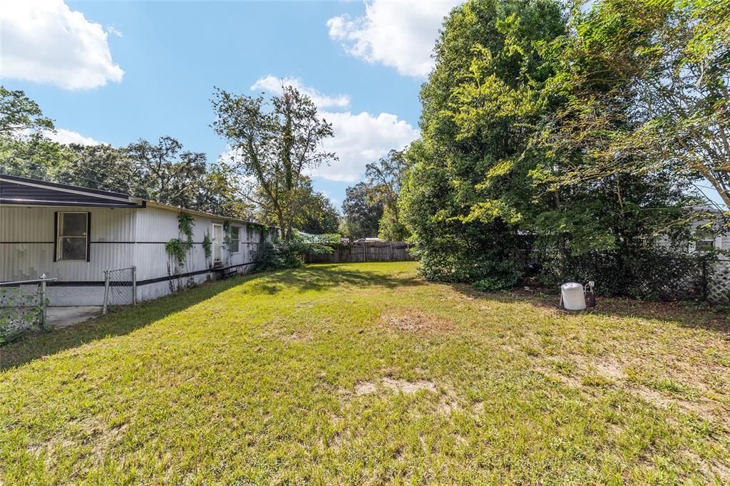 For Sale: $100,000 (3 beds, 2 baths, 1104 Square Feet)