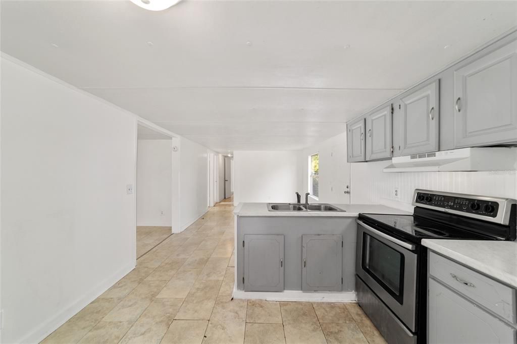 For Sale: $100,000 (3 beds, 2 baths, 1104 Square Feet)