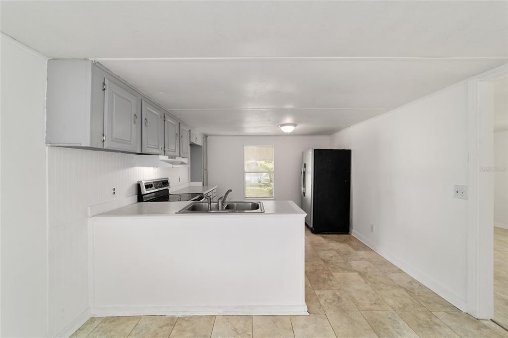 For Sale: $100,000 (3 beds, 2 baths, 1104 Square Feet)