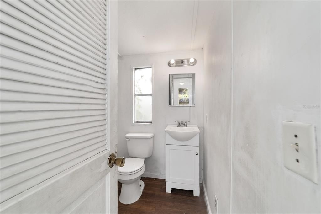 For Sale: $100,000 (3 beds, 2 baths, 1104 Square Feet)